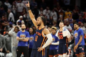 Knicks rally past Victor Wembanyama's Spurs to win NBA Cup