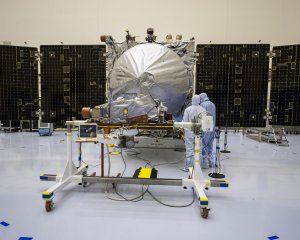NASA loses contact with Mars orbiter MAVEN