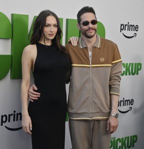 Pete Davidson, Elsie Hewitt welcome baby girl