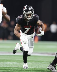 Record-setting Robinson leads Falcons past Rams, touted as NFL's best