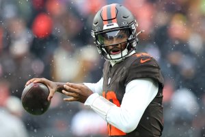 Rookie QB Shedeur Sanders to keep Browns starting job for rest of 2025