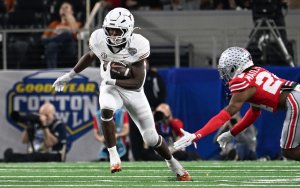 Texas running back Tre Wisner to enter transfer portal