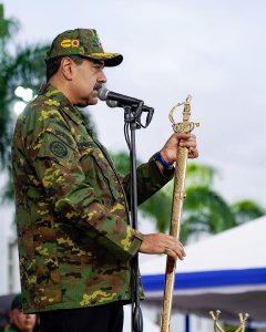 Trump to host White House meeting about Venezuela, Maduro