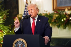 Trump touts successes, bashes Biden in national address