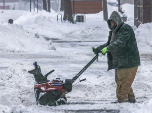 Winter storm wreaking havoc in Midwest, Northeast; flights canceled