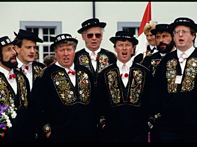 Jodlerclub Engelberg am 44. Zentralschweizerisches Jodlerfest 1991 (Photo by Bruno Torrice