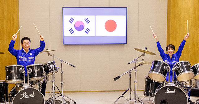 South Korean and Japanese Leaders Bang Out K-Pop Tunes at Drum Summit