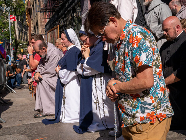 NEW YORK, NY - SEPTEMBER 2: Roman Catholic nuns pray with a group of anti-abortion activis