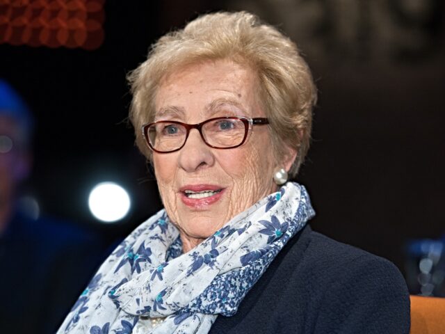 Eva Schloss, die Stiefschwester von Anne Frank, nimmt am 19.02.2016 an der Talkshow „3na
