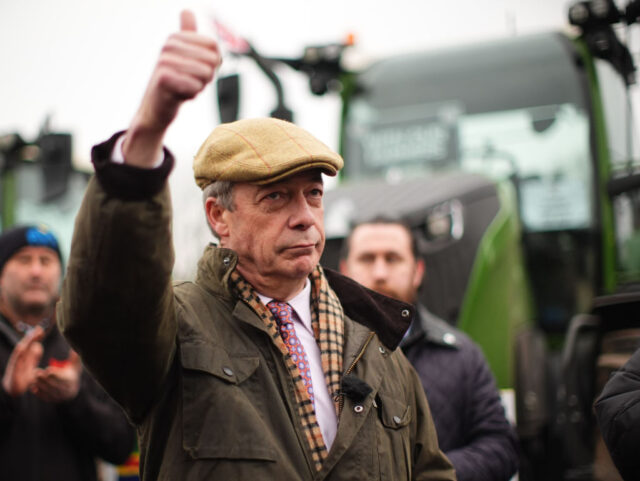 Farmers protest Reform UK leader Nigel Farage joins farmers and their tractors at Belmont Farm in north Lo