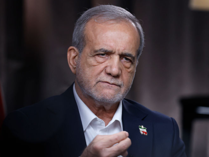 NEW YORK, NEW YORK - SEPTEMBER 25: Iranian President Masoud Pezeshkian speaks with Fox New