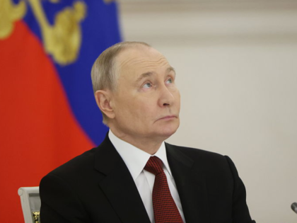 Russia Takes a Back Seat in Venezuela, Making No Clear Moves to Protect Nicolás Maduro