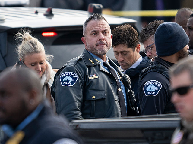 MINNEAPOLIS, MINNESOTA - JANUARY 07: Minneapolis Police Chief Brian O'Hara (C) arrives at