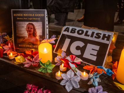 Minneapolis Anti-ICE Yarn Store Selling Knit Cap Used to Protest Nazi Occupation in WWII