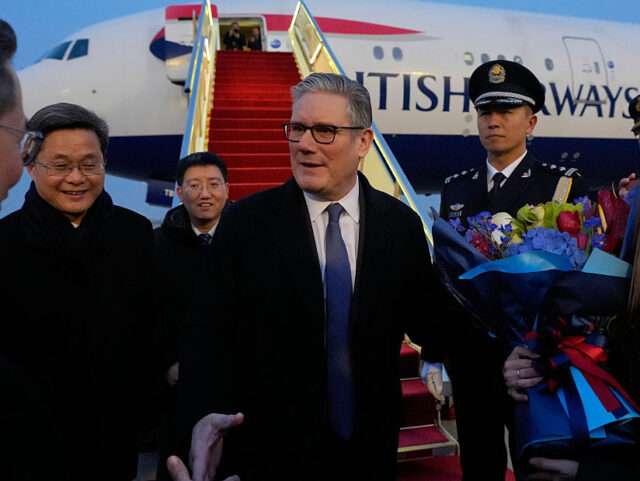 UK Prime Minister Visits China Day One BEIJING, CHINA - JANUARY 28: UK Prime Minister Keir Starmer is welcomed as he arrives at a
