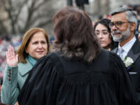 Ghazala Hashmi Takes Oath on Quran to Be Sworn In as Virginia Lt. Gov.