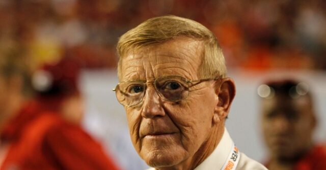 REPORT: Notre Dame Coaching Legend Lou Holtz Enters Hospice Care