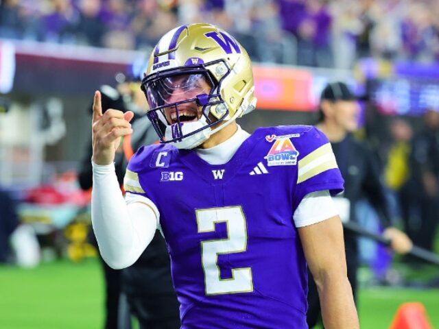 INGLEWOOD, CALIFORNIA - DECEMBER 13: Quarterback Demond Williams Jr. #2 of the Washington