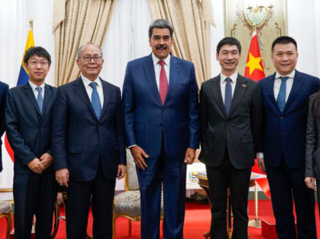 (----EDITORIAL USE ONLY MANDATORY CREDIT - 'PRESIDENCY OF VENEZUELA / HANDOUT'