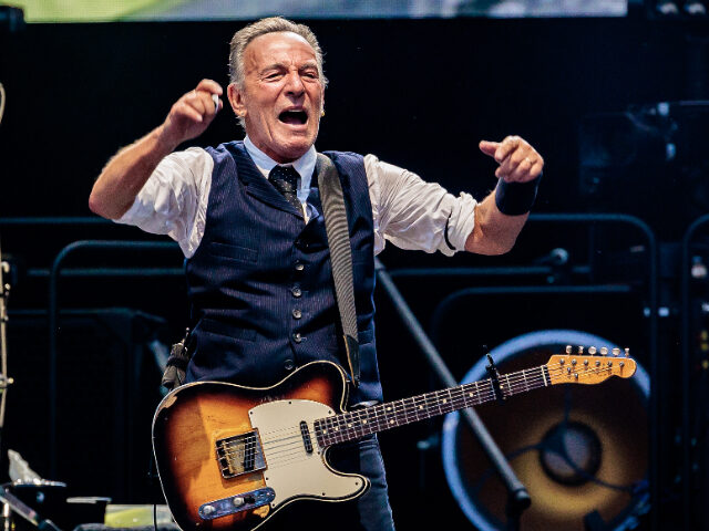 brucespringsteen MILAN, ITALY - JUNE 30: Bruce Springsteen performs with The E Street Band at Stadio San Si