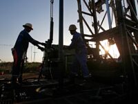 U.S. Issues License for Oil Companies to Operate in Venezuela