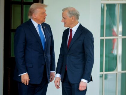 WASHINGTON, DC - APRIL 24: U.S. President Donald Trump welcomes Norway's Prime Minister Jo