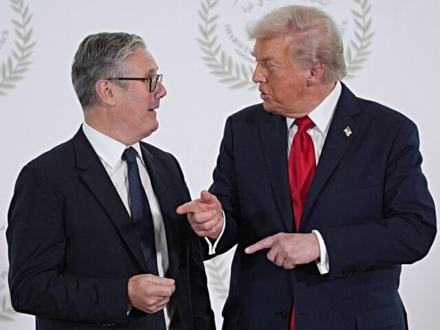 trump starmer US President Donald Trump greets Britain's Prime Minister Keir Starmer during a summit on