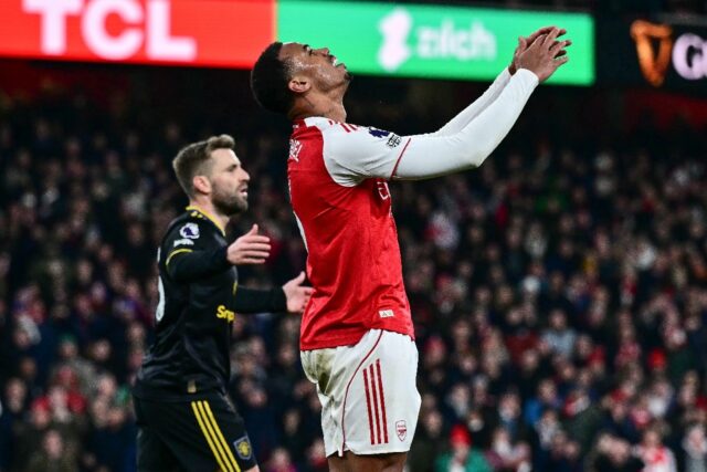 Arsenal's 3-2 defeat to Man Utd saw their Premier League lead remain at four points