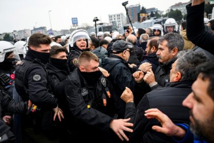 In Istanbul, protesters clashed with police who tried to prevent a demon in solidarity wit