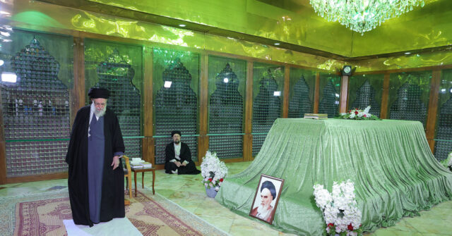 
                            Blast in Iran Port City Kills 1, Wounds 14 Before Strait of Hormuz Naval Drill Watched by U.S.