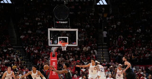 Clock and scoreboard malfunction delays Rockets vs. Suns game - Breitbart