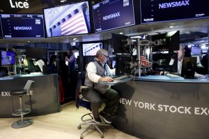 Dow, S&P 500 and Nasdaq fall amid global tensions