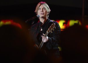 Goo Goo Dolls celebrate 3B streams on Spotify