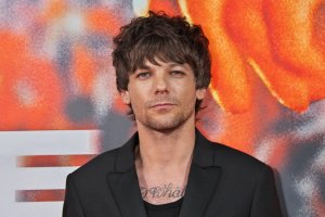 Louis Tomlinson performs 'Imposter' on 'Tonight Show'