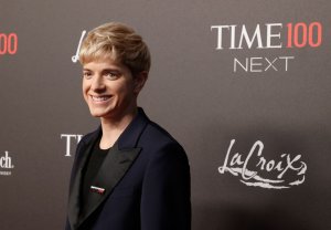Mae Martin to host Canada's Juno Awards