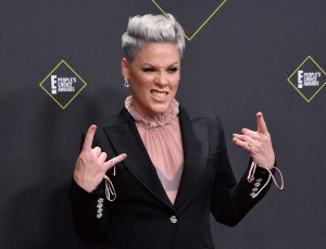 P!nk undergoes disc replacement surgery in her neck