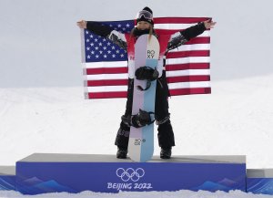 USA snowboarder Chloe Kim dislocates shoulder; optimistic for Olympics