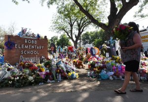 Uvalde officer's attorneys say prosecution withheld evidence