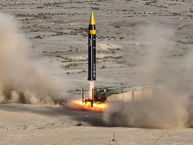 Title: Iran Image ID: 23145321139666 Article: In this picture released by the Iranian Defe