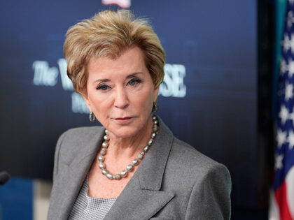 Title: Trump Image ID: 25324678836781 Article: Education Secretary Linda McMahon speaks wi