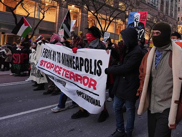 Title: ICE Protests NYC Image ID: 26020831638184 Article: Protesters march along Fifth Ave