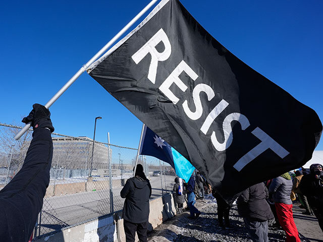 AP26031638959542 Title: Immigration Enforcement Minnesota Image ID: 26031638959542 Article: People gather f