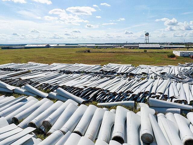 Lawsuits, Indictments in Texas Follow Illegal Dumping of Green Energy Wind Blades (FILE: B