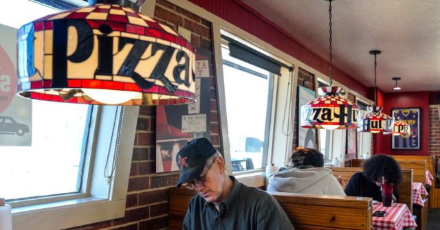 Pizza Hut to Shut Down 250 Underperforming U.S. Locations