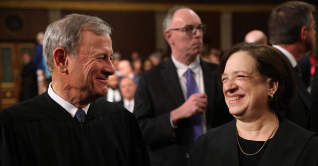 
                            Supreme Court Strikes Down Trump’s Global Tariffs