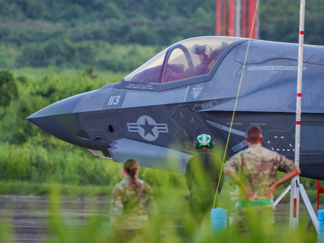13 September 2025, Puerto Rico, Ceiba: US Marines park a Lockheed Martin F-35B fighter air