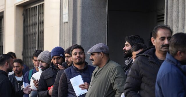 Nearly Seven in Ten Spaniards Oppose Socialist Government’s Illegal Migrant Amnesty Scheme