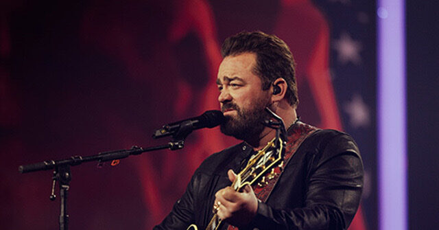 Sandwiched in between two #1 songs Drinking Class and Hard to Love, Country superstar Lee Brice stopped his performance at TPSUSA’s All-American Halftime | Entertainment