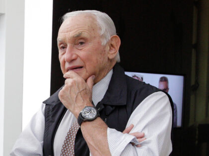 Les Wexner This Sept. 19, 2014 file photo shows retail mogul Leslie Wexner, at the Wexner Center for