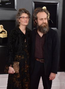 Iron & Wine release 'Roses' EP, music video